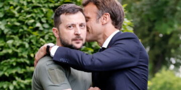 Les milliards que Macron engloutit à perte dans un conflit qui n&rsquo;est pas nôtre