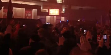 Deux cents phalangistes font résonner « Cara al Sol » devant le siège du Parti socialiste espagnol