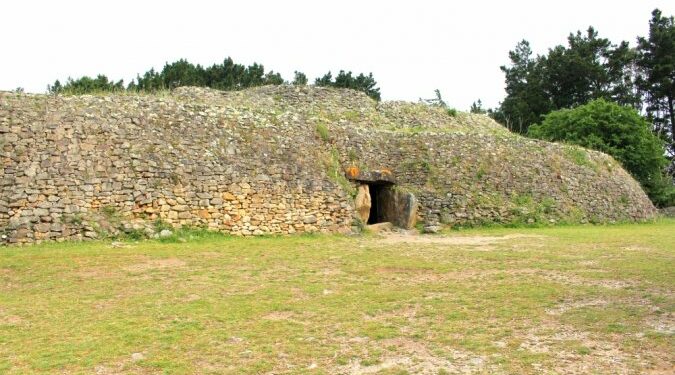 Une « dé-restauration » nécessaire pour sauver les gravures du Cairn de Gavrinis