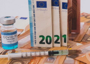 Arrêter immédiatement la vaccination et rétablir la liberté des soins