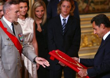 Sarkozy face à l’exclusion des ordres de chevalerie : après la légion d’honneur, la toison d’or ?