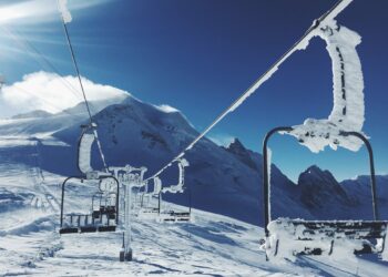 Les préfets pourront assigner à résidence les français adeptes des sports d’hiver