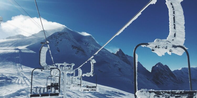 Les préfets pourront assigner à résidence les français adeptes des sports d’hiver