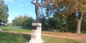 Toul : Non au déboulonnage de la statue de Marcel Bigeard !