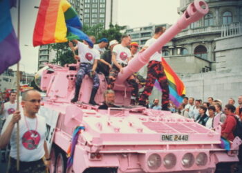 Création d’un nouveau monstre juridique pour faire plaisir aux membres du Triangle Rose