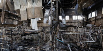 Les Ukrainiens bombardent les « glorieux défenseurs de Marioupol, héros d&rsquo;Azovstal »