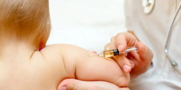 « Les apprentis-sorciers promoteurs des vaccins prennent les Français pour des cobayes » – Pr. Christian PERRONNE