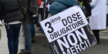 Tyrannie sanitaire : les Français se font tester positifs en masse pour échapper au « pass vaccinal »